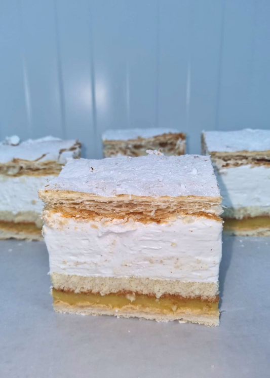 Milhojas de merengue.