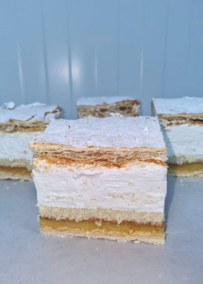 Milhojas de merengue.